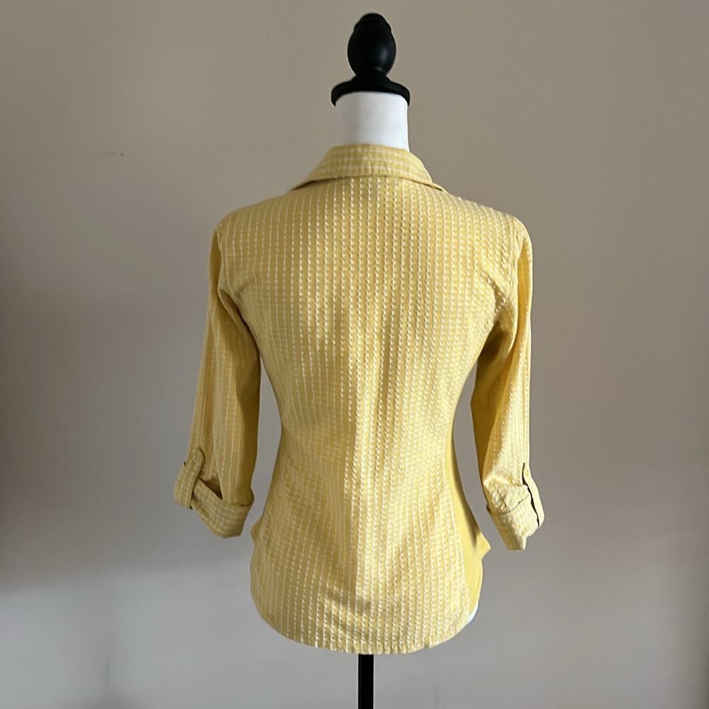 Hope & Harlow, Yellow Fitted Button Down Shirt, Size S - Picture 3 of 9